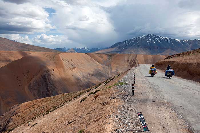 Rural road in India 