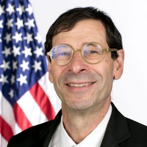 Maurice Obstfeld, an economic adviser to US President Barack Obama, has been appointed as the International Monetary Fund’s new chief economist and director of research.